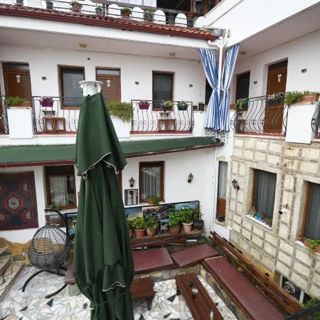 Anz Guest House Pansiyon