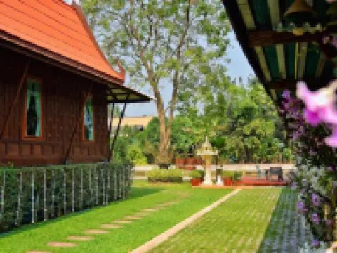 บ้านกรนรา รีสอร์ท โรงแรมในอัมพวา