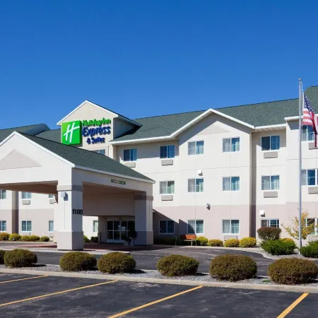 Holiday Inn Express & Suites STEVENS POINT by IHG