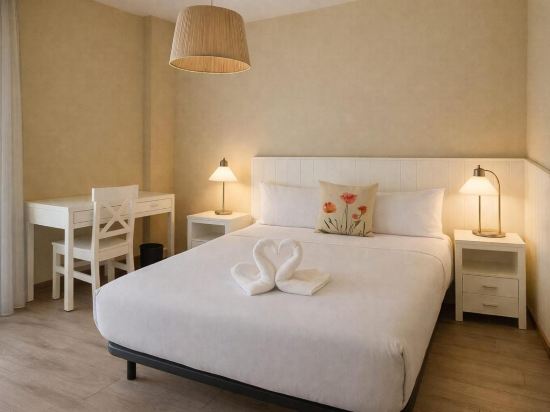 Apartamento de 12 m² en Distrito Hortaleza, con 1 habitación(es) y 0 baño(s) privado(s)