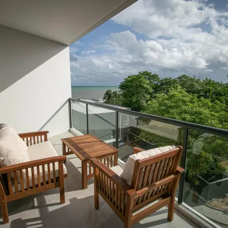 Escape Condominium Beachfront Suites - Mae Phim