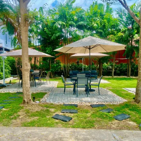 Hill Myna Holiday Park & Cafe