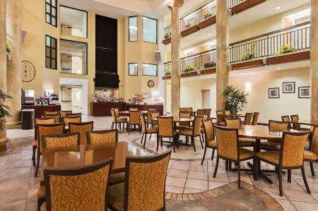 Holiday Inn Express & Suites San Jose-Morgan Hill