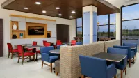 Holiday Inn Express & Suites Dallas-Frisco NW Toyota Stdm Hotels in Frisco