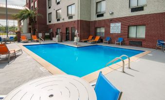 Holiday Inn Express & Suites Biloxi- Ocean Springs
