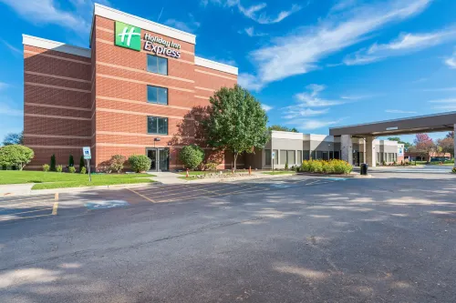 Holiday Inn Express Naperville Các khách sạn ở Naperville