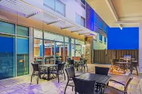 Holiday Inn Express & Suites Chanute