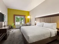 Holiday Inn Express & Suites REDDING by IHG Hotels in Redding