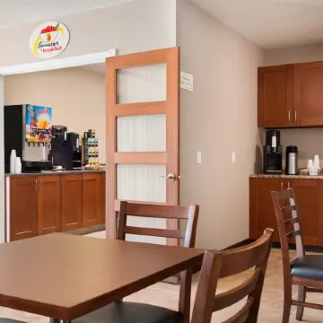 Super 8 by Wyndham Regina