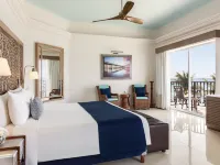 Wyndham Alltra Playa del Carmen Adults Only All Inclusive Отели рядом с достопримечательностью «Пляжный клуб Kool»