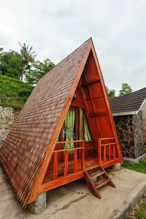 Krakatau Kahai Beach Hotel Отели в г. Rajabasa