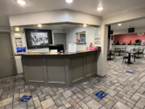 Super 8 by Wyndham McAllen/Downtown/La Plaza Mall マッカレンのホテル