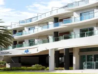 The Waves Apartments Hotels in Cowes