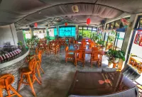 White Summerville Tourist Inn Hotels in Busuanga