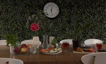 The Rooms Airport - 20Rooms