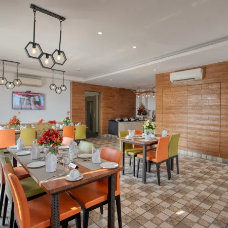 Hotel Deep Clarks Inn Lucknow
