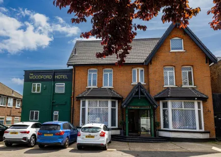Woodford Hotel Отели в г. Редбридж