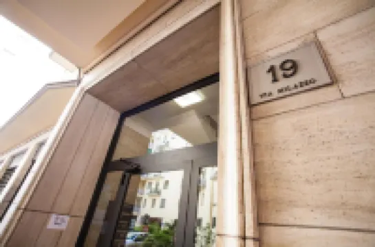 아스토리아 스위트 아파트먼트  호텔