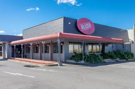 Sunshine Motor Inn