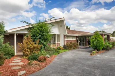Box Hill Motel Các khách sạn gần Deakin University