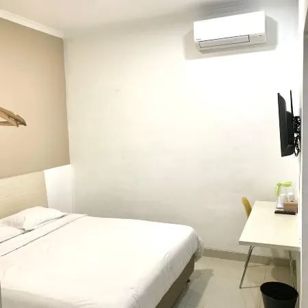 Urbanview Hotel MS Rooms Inn Simpang Lima by RedDoorz Отели рядом с достопримечательностью «Лима»