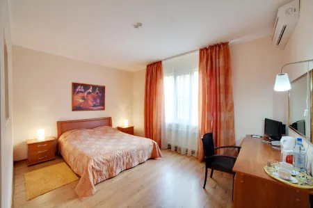 Одиссея Отели рядом с достопримечательностью «Мемориальный музей-усадьба академика И.П. Павлова»