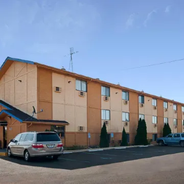 Super 8 by Wyndham Benton Harbor/St. Joseph