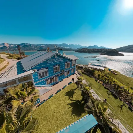 Dolphin Boutique Hotel & Restaurant