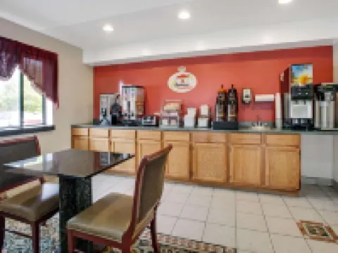 克里斯特爾萊克温德姆速8酒店 克里斯特爾萊克酒店