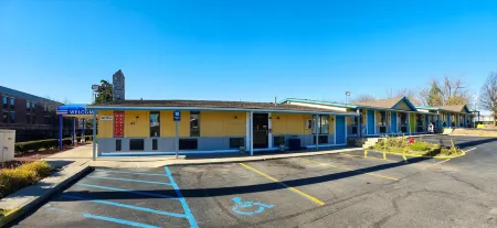 Rodeway Inn Auburn Hills - Detroit