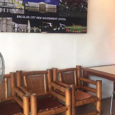 RedDoorz at Rio Bella Lacson St Bacolod