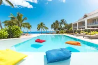 Cook's Bay Hotel & Suites - Pool