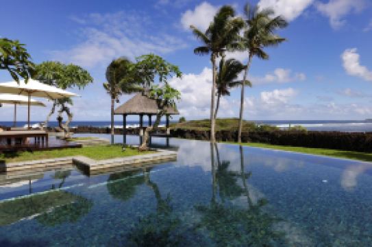 Shanti Maurice Resort & Spa