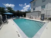 Blanco River Hotel - Pools