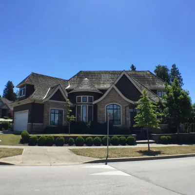 Sunny Island by White Rock B&B Hotels near The Glades, 561 172 St, Surrey, BC V3S 9P8