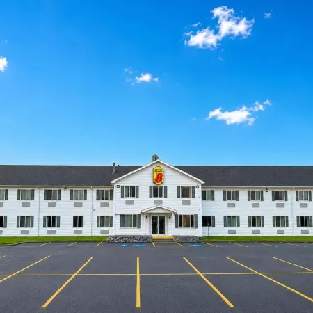Super 8 by Wyndham Canandaigua