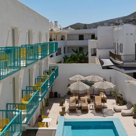 Play Paros