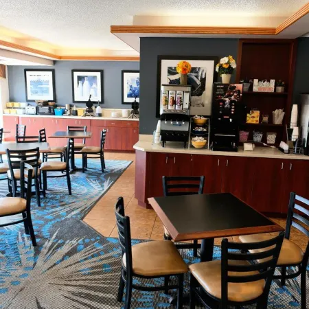 Days Inn by Wyndham Fargo