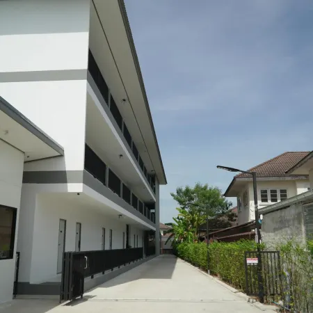Metta Residence Отели рядом с достопримечательностью «Башня Sunee»