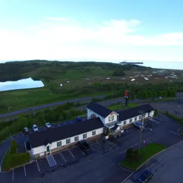 Econo Lodge  Inn & Suites