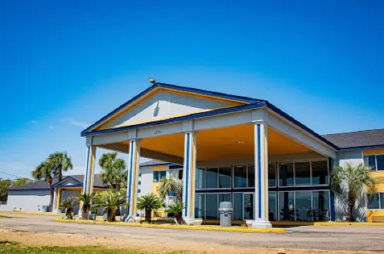 Super 8 by Wyndham Biloxi