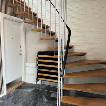 The Nightingale: Cozy & Stylish 1BR Apt w/ Balcony + Parking