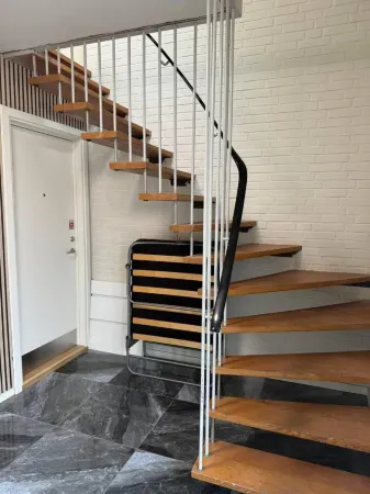 The Nightingale: Cozy & Stylish 1BR Apt w/ Balcony + Parking Отели рядом с достопримечательностью «Лидл»