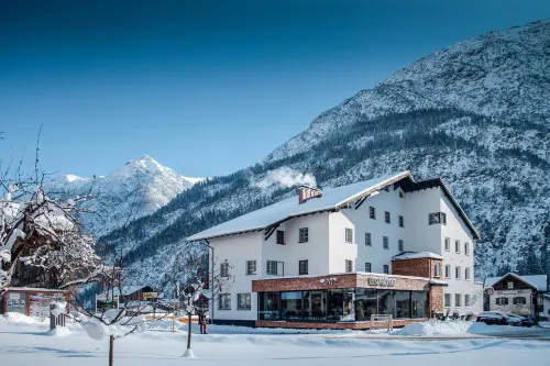 Posthotel Lechtal, Arlberg Hotels in Steeg