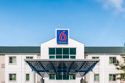 Motel 6 Joliet, IL - Chicago - I-55 - Wifi