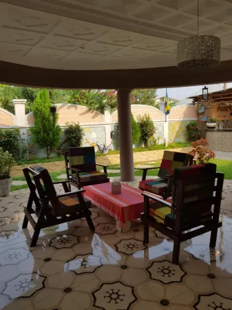 Nana Adu's Guesthouse Отели в г. Yilo Krobo