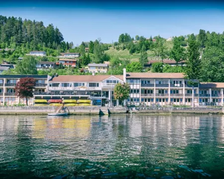 Strand Fjordhotel Hotels in Ulvik