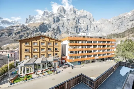 Grichting Hotel & Serviced Apartments Отели рядом с достопримечательностью «Klettersteig Gemmi-Daubenhorn»