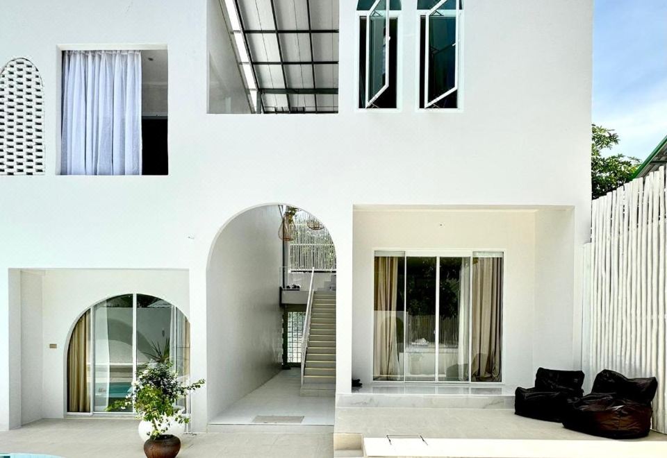 숙소 야외 수영장