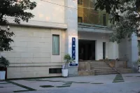 Keys Lite by Lemon Tree Hotels, Mayfield, Gurgaon Hotels in Gurugram